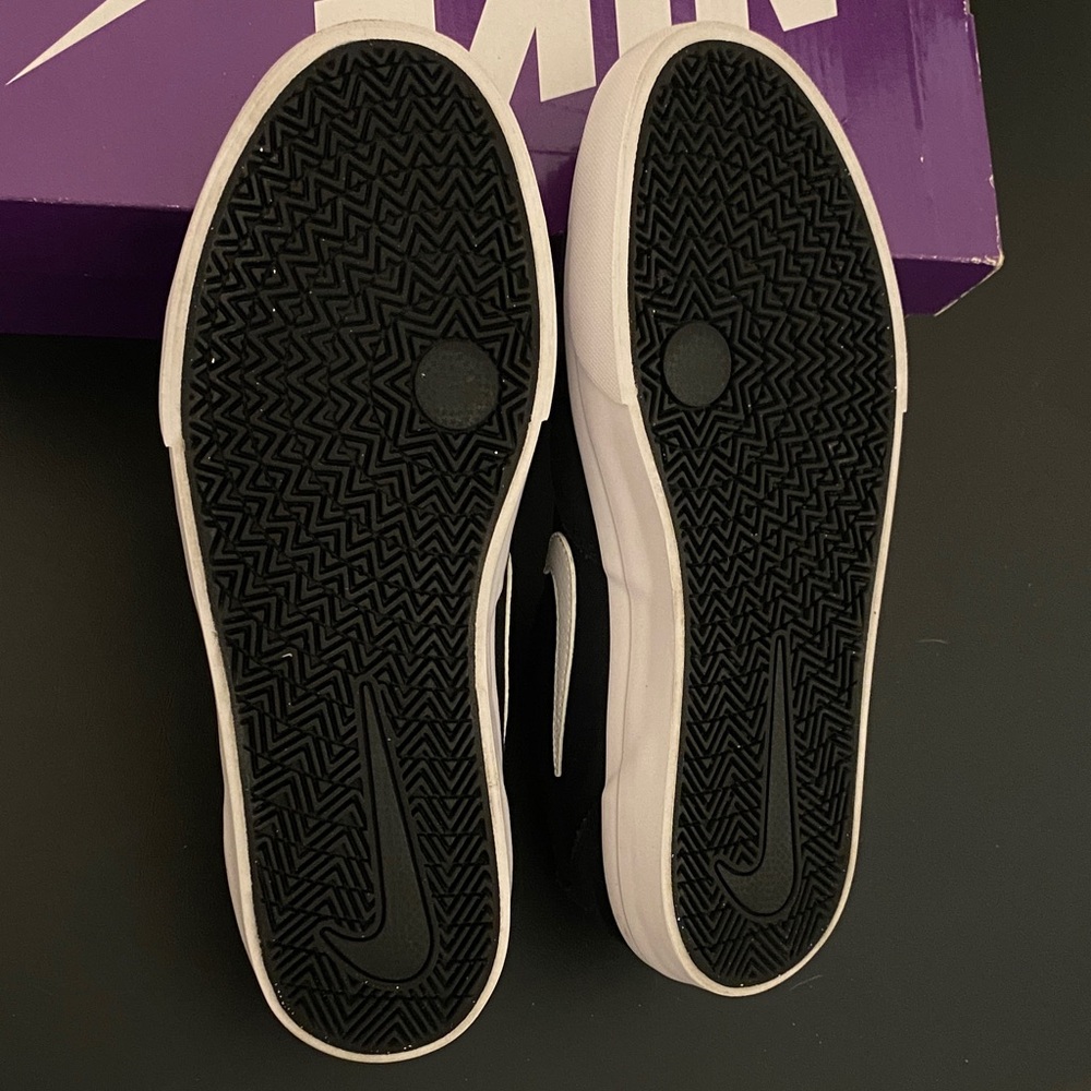 Nike SB Chron Sneakers - Picture 7 of 9